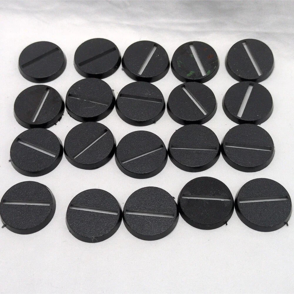 (20) 1992 Games Workshop 25mm Round Miniature Base With Slot